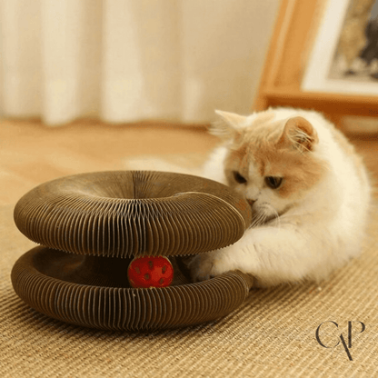 Rascador con pelota